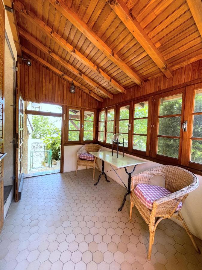 Maison Au Pied De La Roche Solutre-Pouilly Ngoại thất bức ảnh